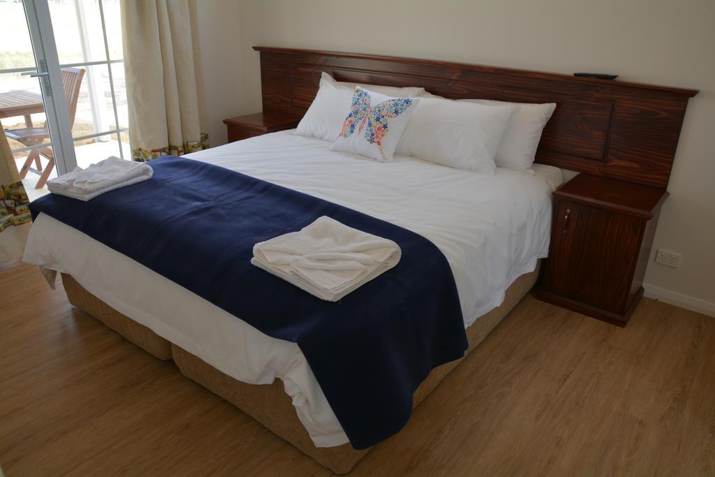 Mary'S Farm Cottages Kukerin Ruang foto