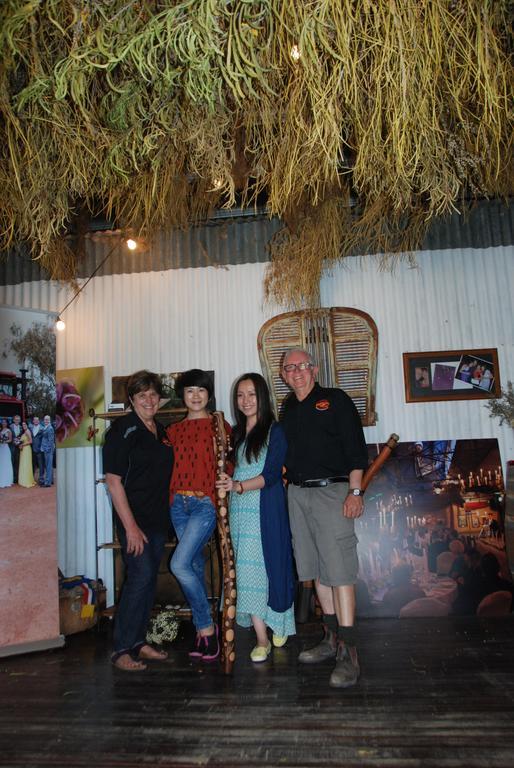Mary'S Farm Cottages Kukerin Bagian luar foto