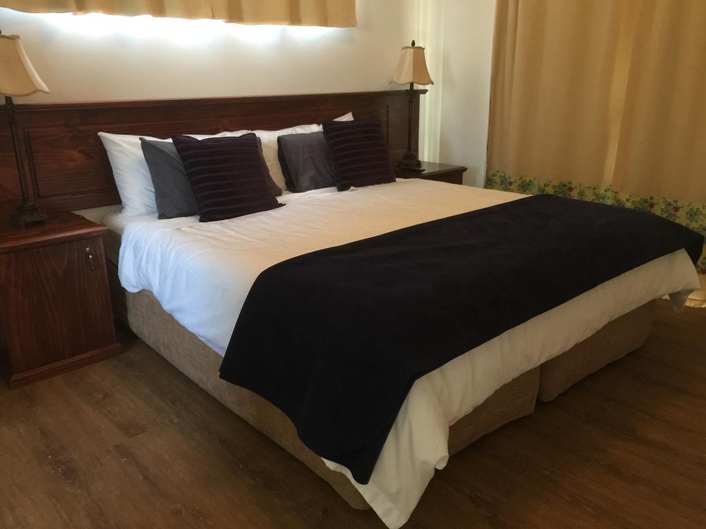 Mary'S Farm Cottages Kukerin Bagian luar foto