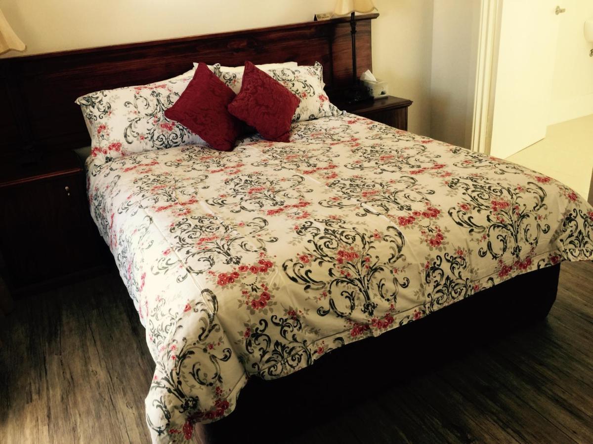 Mary'S Farm Cottages Kukerin Bagian luar foto